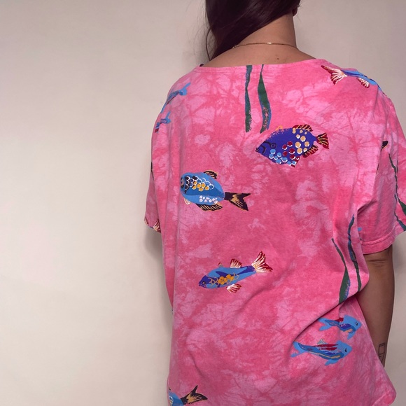 Vintage 90s pink tie dye all over print fish ocean theme crewneck tee shirt - Picture 3 of 10
